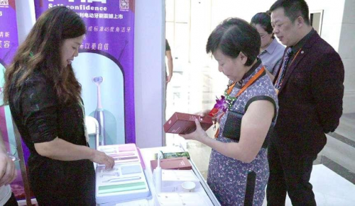 喜报|摘得巴拿马万国博览会国际大奖，“牙友”用硬核实力成就全场“爆款”