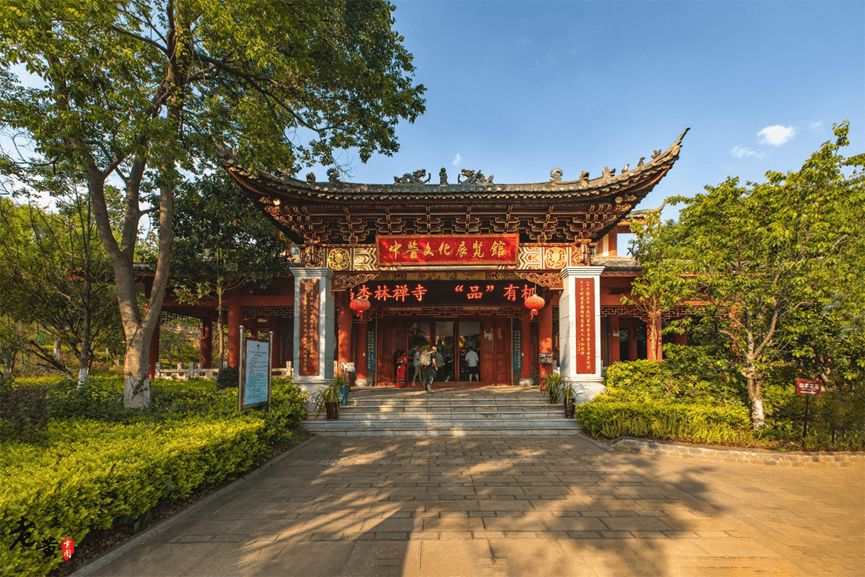 旅游达人携千万+粉丝走进云南石林，深入探访阿诗玛的故乡