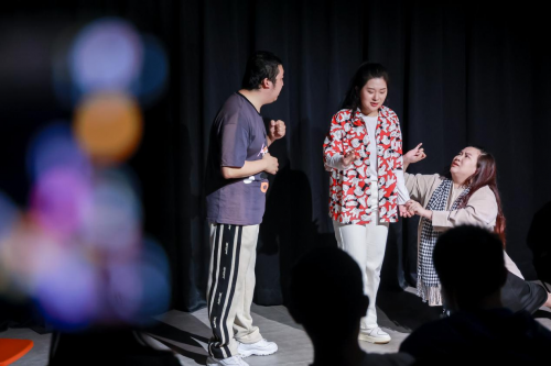 用笑声温暖南山的秋冬 即兴喜剧演出季《百变奇葩》圆满落幕