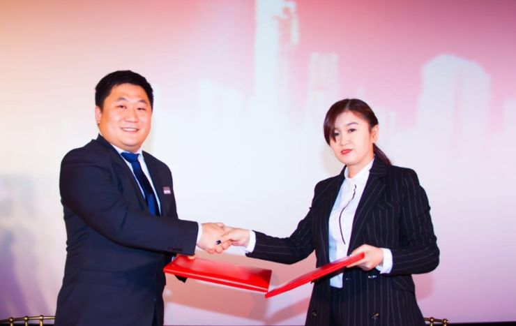 CLCC上海超跑俱乐部助力华商富德市场推动