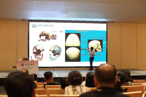 唐际根教授“光明大讲堂”讲座火爆：融考古、历史、传说、文献于一炉
