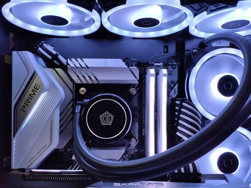 Intel继续打磨10nm工艺：成本再降8%