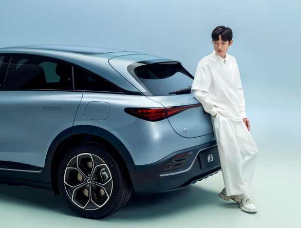 smart精灵#3亮相中国市场 传承家族设计语言(图2)