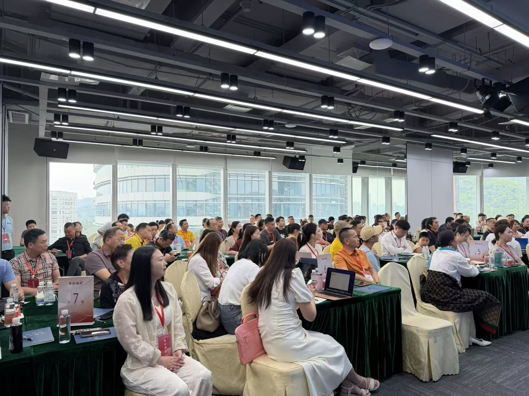 启新址·启新局|云仓酒庄深圳分公司乔迁升级,AI时代酒水新商业模式培训正式启动(图7)