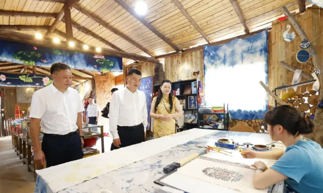 王宏督导调研乌当区经济社会发展和集中整治