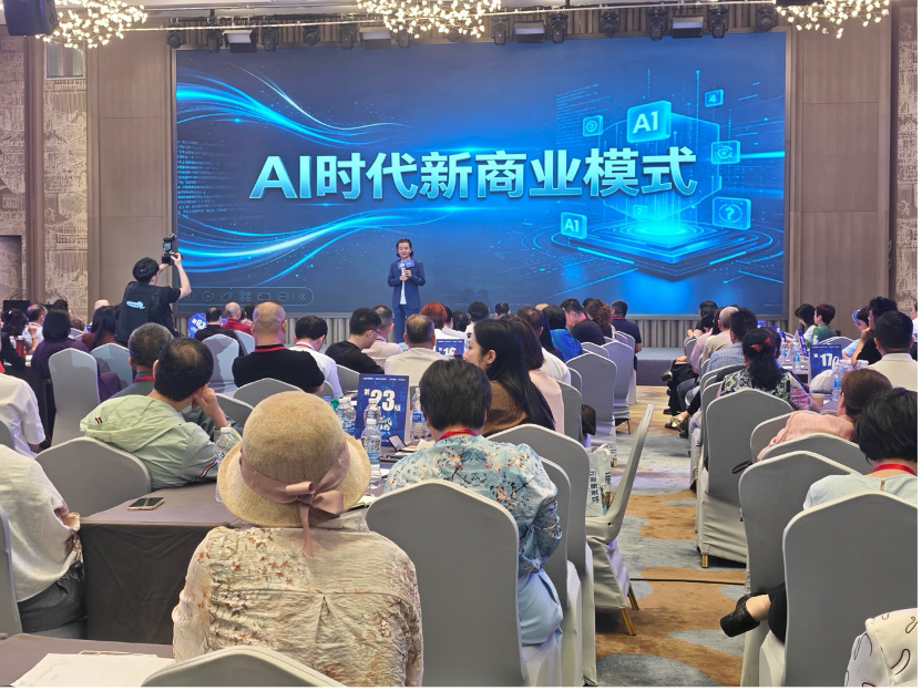 云仓酒庄2026|教师节,云仓酒庄创始人荆涛定义酒类行业需要持续培训(图2) 云仓酒庄2026|教师节,云仓酒庄创始人荆涛定义酒类行业需要持续培训(图2)
