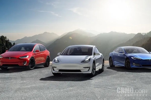 新买特斯拉掉漆 车主质疑非新车 售后:交付时没问题