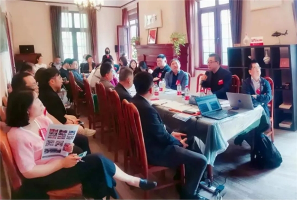 
                            快讯|跨境电商机遇与挑战研讨会在上海交大举行